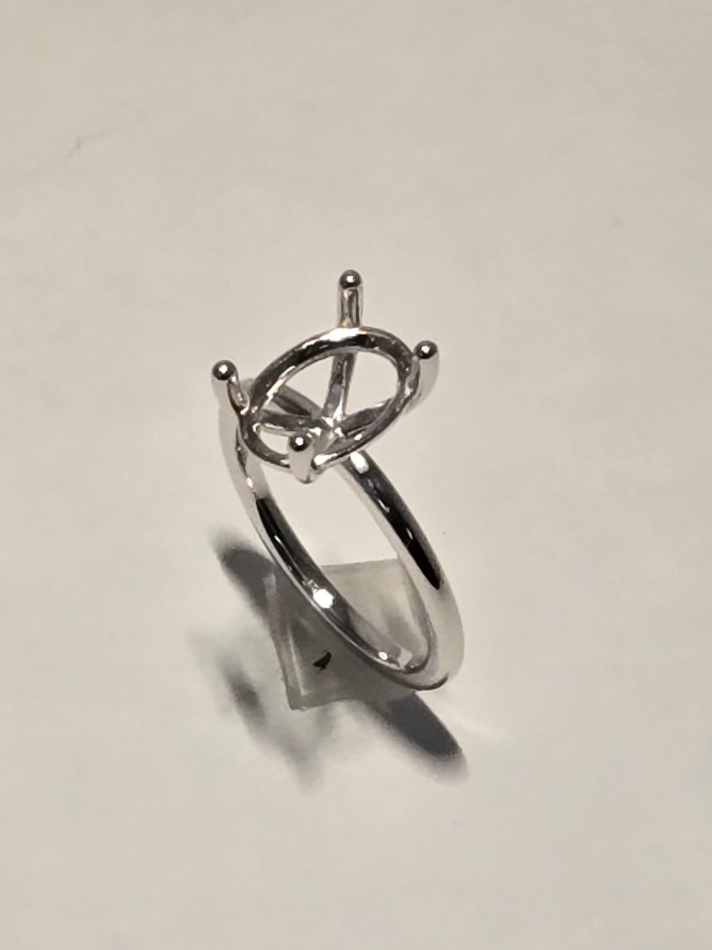 Ladies 14kt White Gold Oval Solitaire Engagement Ring